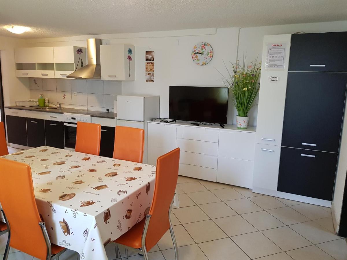 Apartment Deni Skrbčići Eksteriør billede