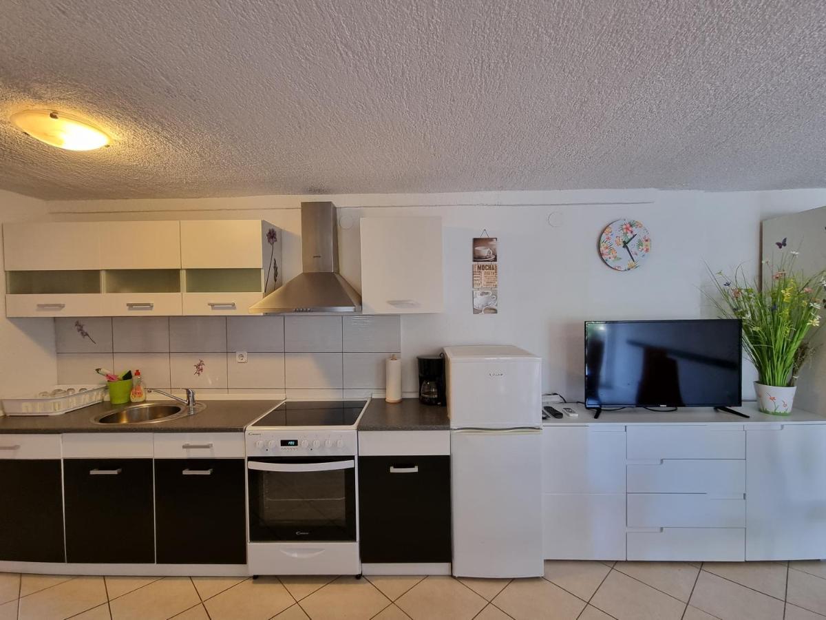 Apartment Deni Skrbčići Eksteriør billede