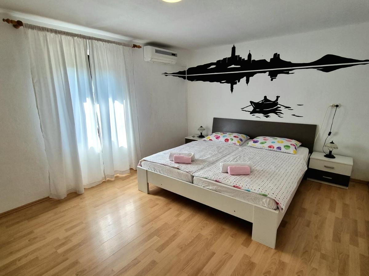 Apartment Deni Skrbčići Eksteriør billede