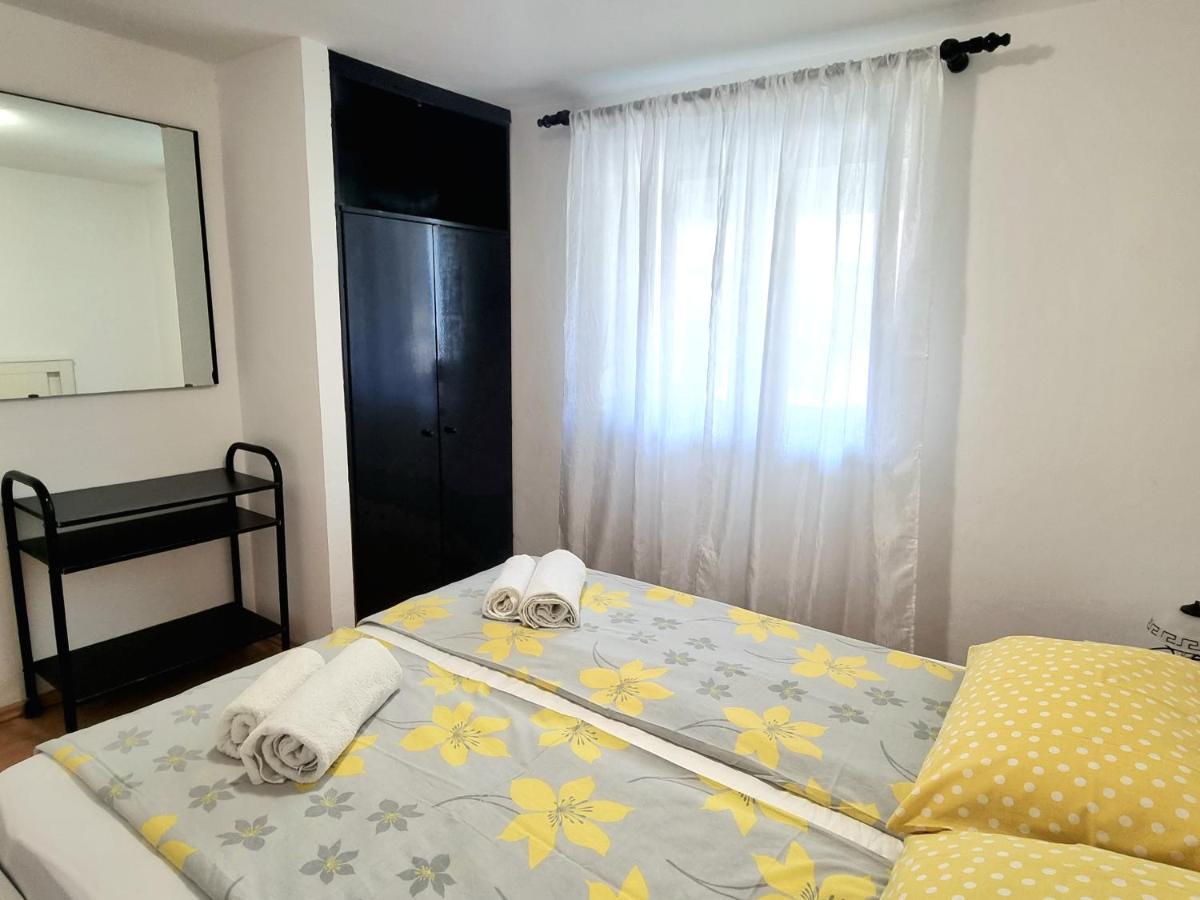 Apartment Deni Skrbčići Eksteriør billede