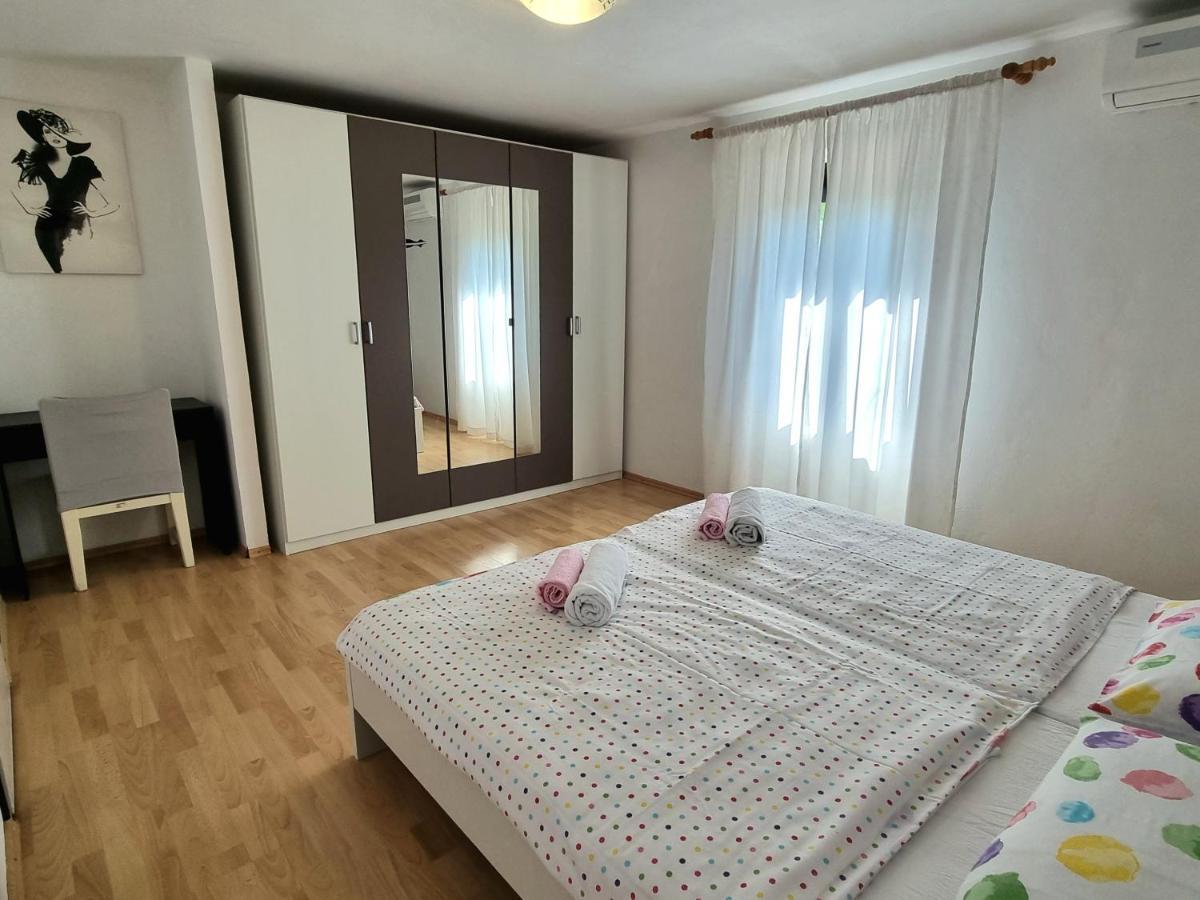 Apartment Deni Skrbčići Eksteriør billede